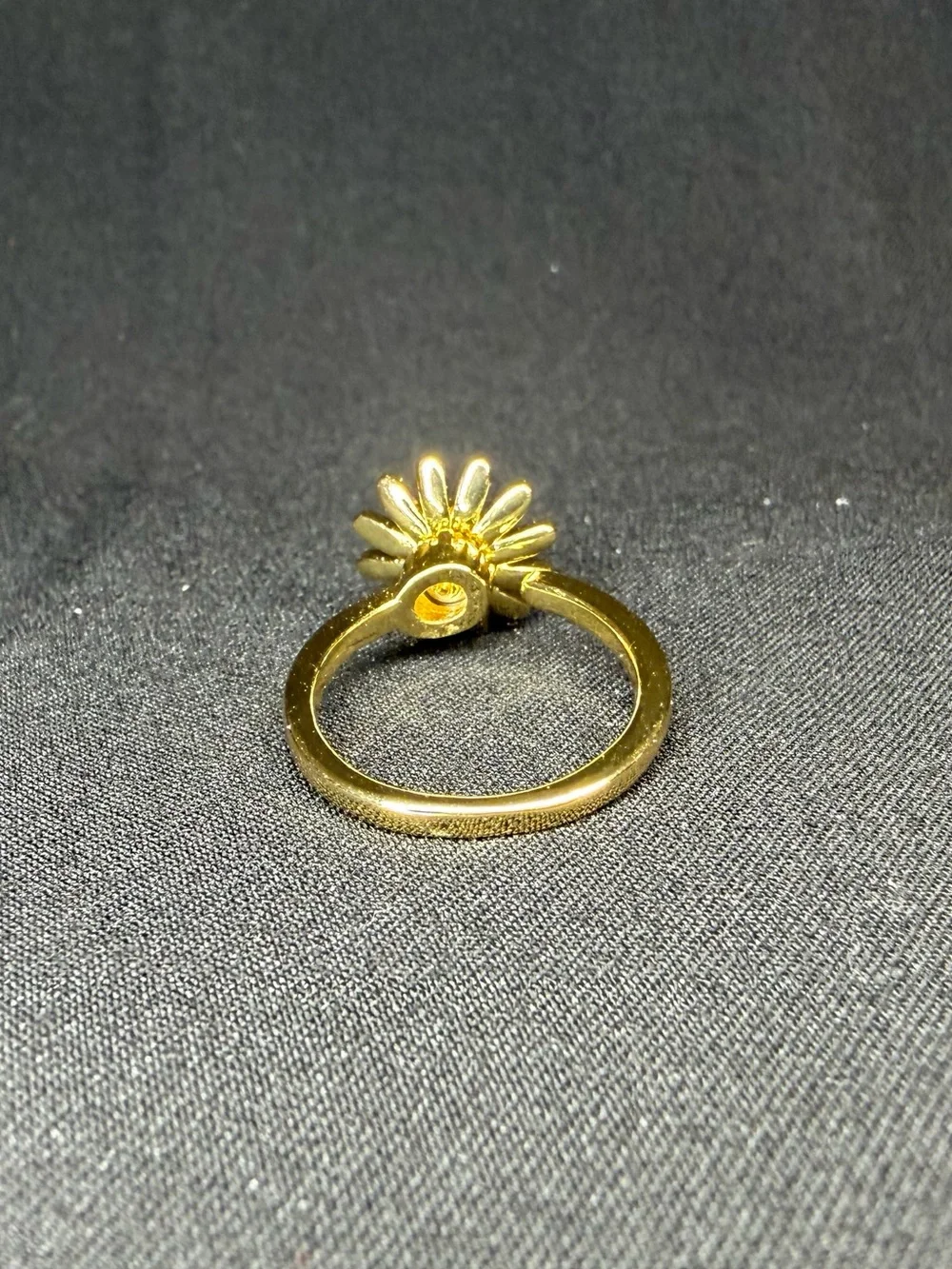 🌼 Gold Tone Spinning Fidget Yellow Daisy Flower Ring | Crystal Center